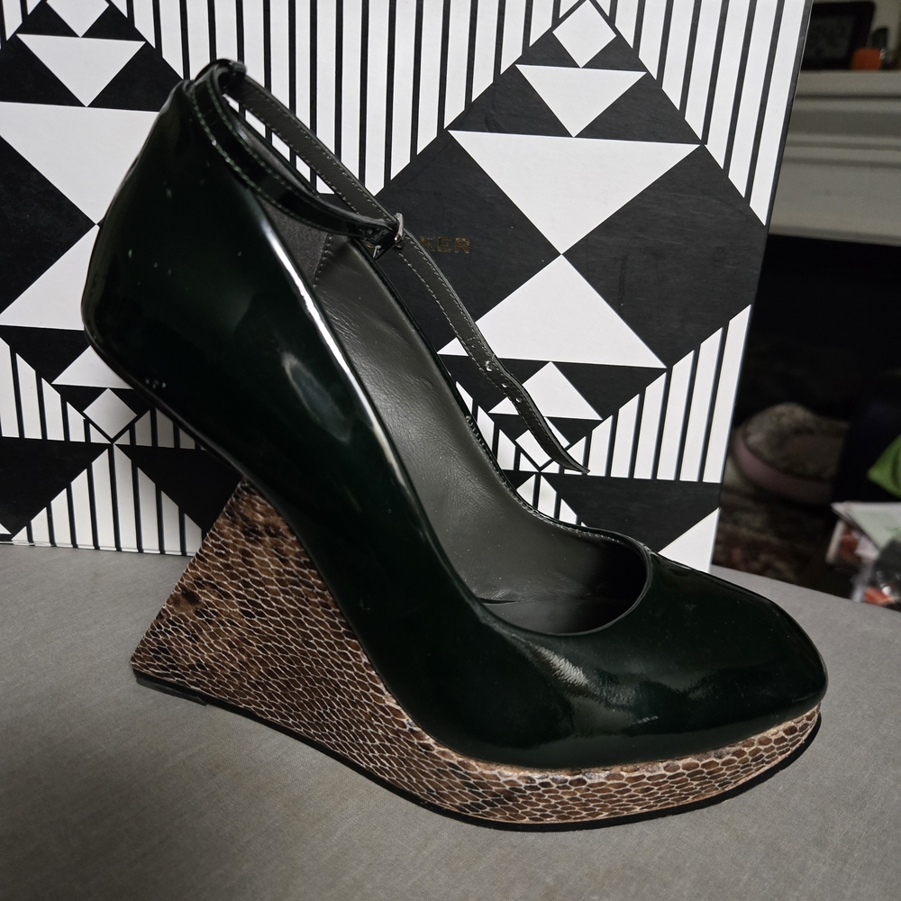 Elegant Dark Green Wedge Shoes